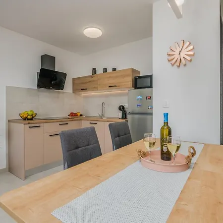 Apartman Nevera 2