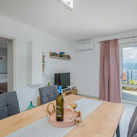 Apartman Nevera 2 *