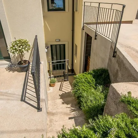 Apartman Nevera 2 *